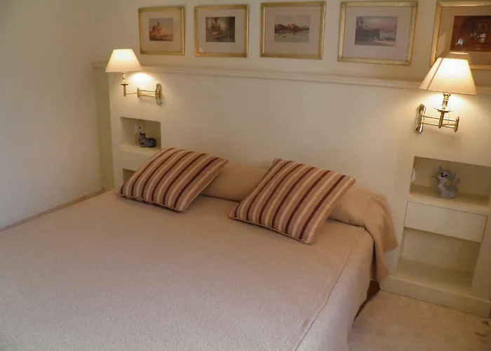 Apartaments St. Jordi Comtal